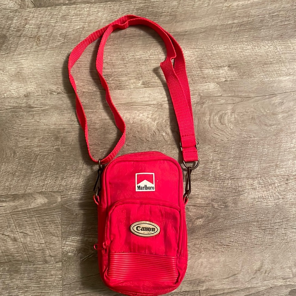 Red vintage Marlboro Canon Crossbody bag